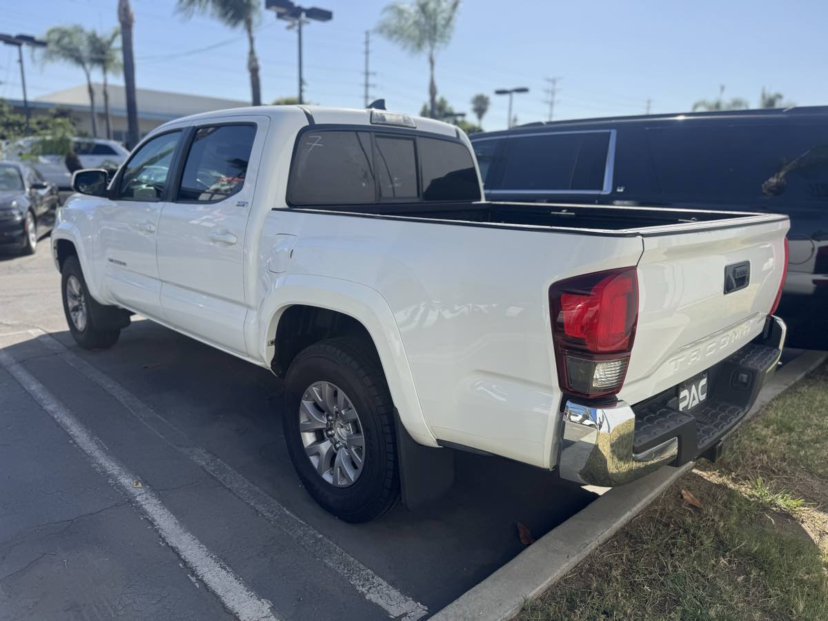 2018 Toyota Tacoma SR5 - Photo 3
