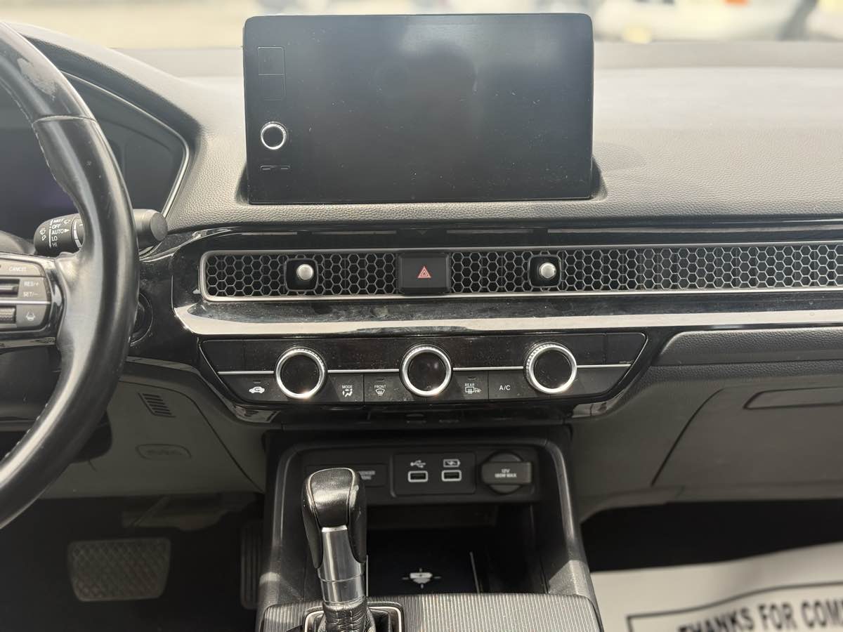 2022 Honda Civic Touring - Photo 17