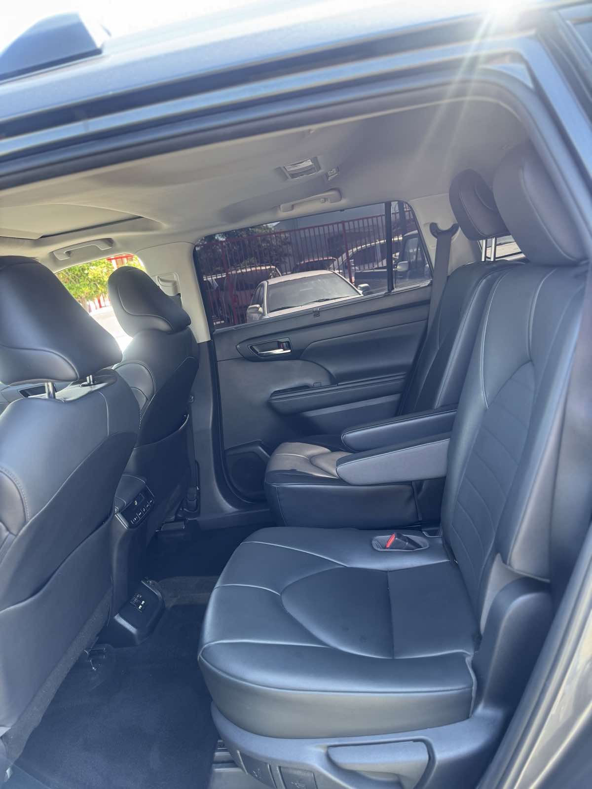 2020 Toyota Highlander XLE - Photo 10