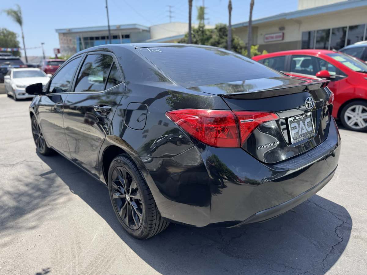 2017 Toyota Corolla SE - Photo 5