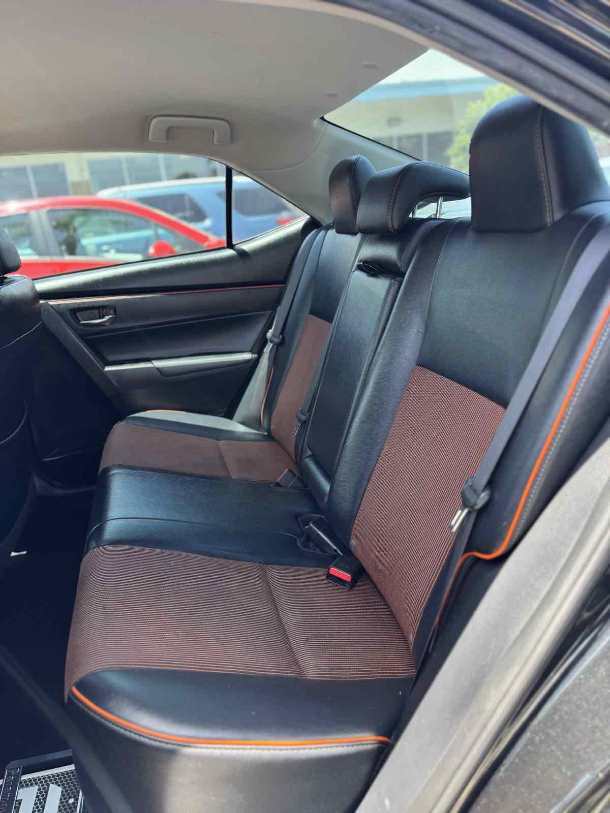 2017 Toyota Corolla SE - Photo 6
