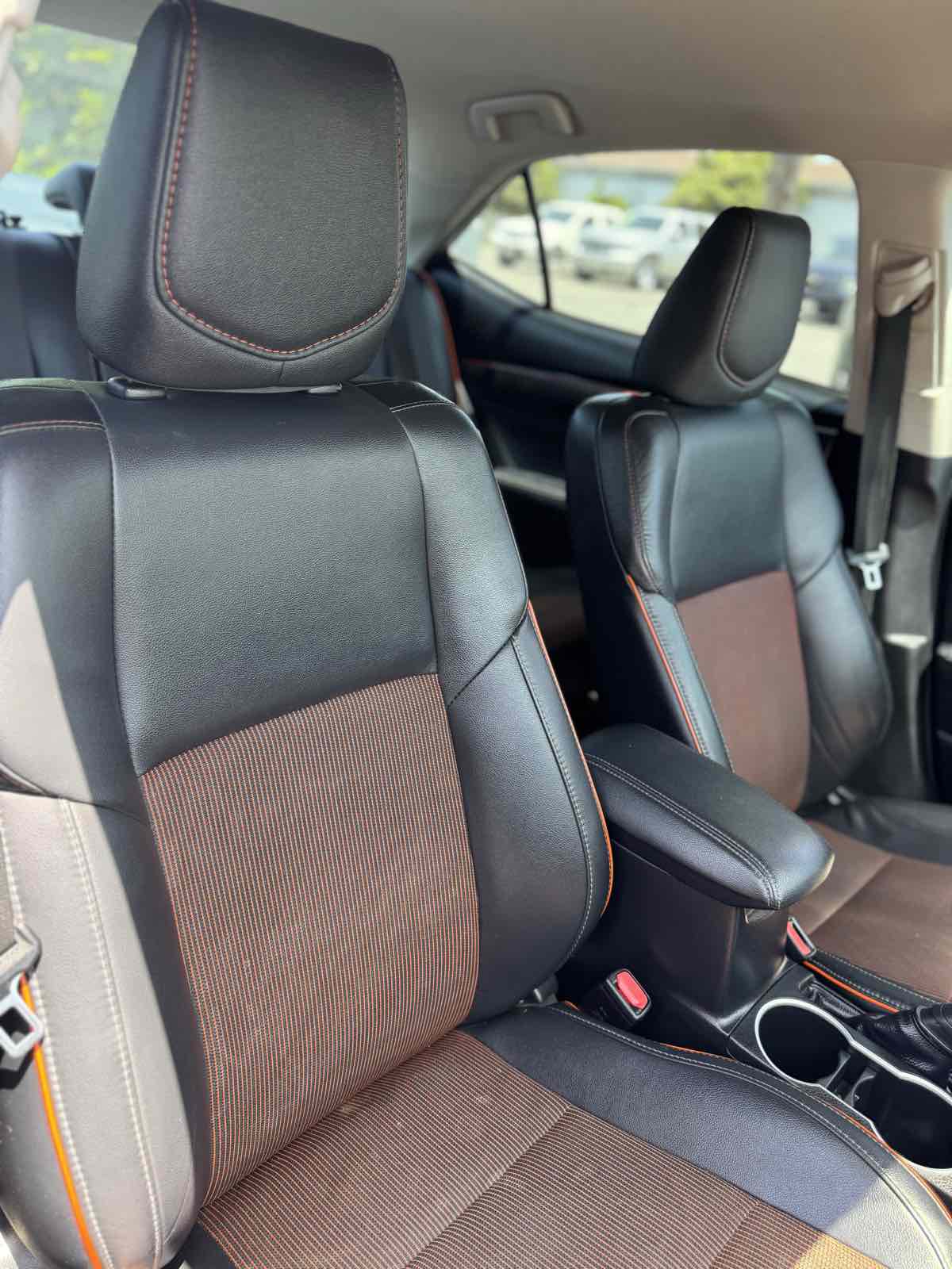 2017 Toyota Corolla SE - Photo 9