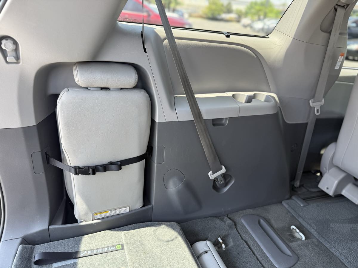 2017 Toyota Sienna XLE Premium - Photo 10