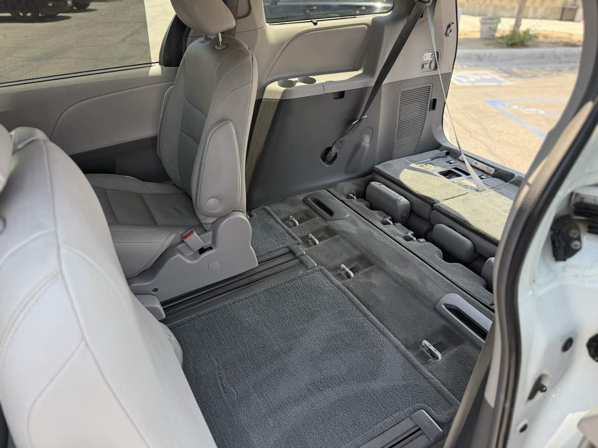 2017 Toyota Sienna XLE Premium - Photo 13
