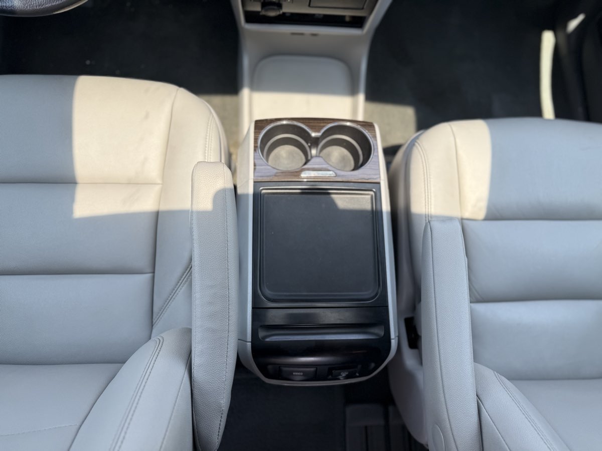 2017 Toyota Sienna XLE Premium - Photo 23