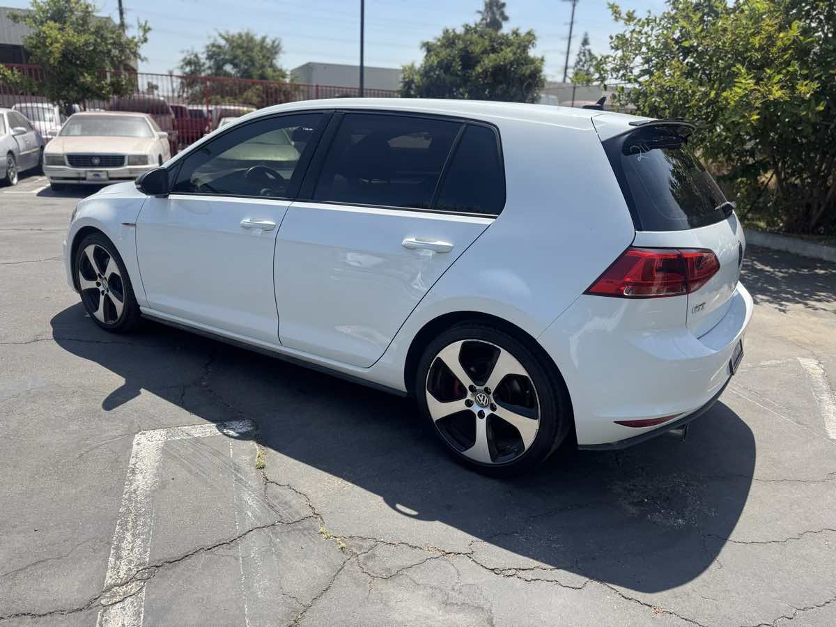 2017 Volkswagen Golf GTI S - Photo 2