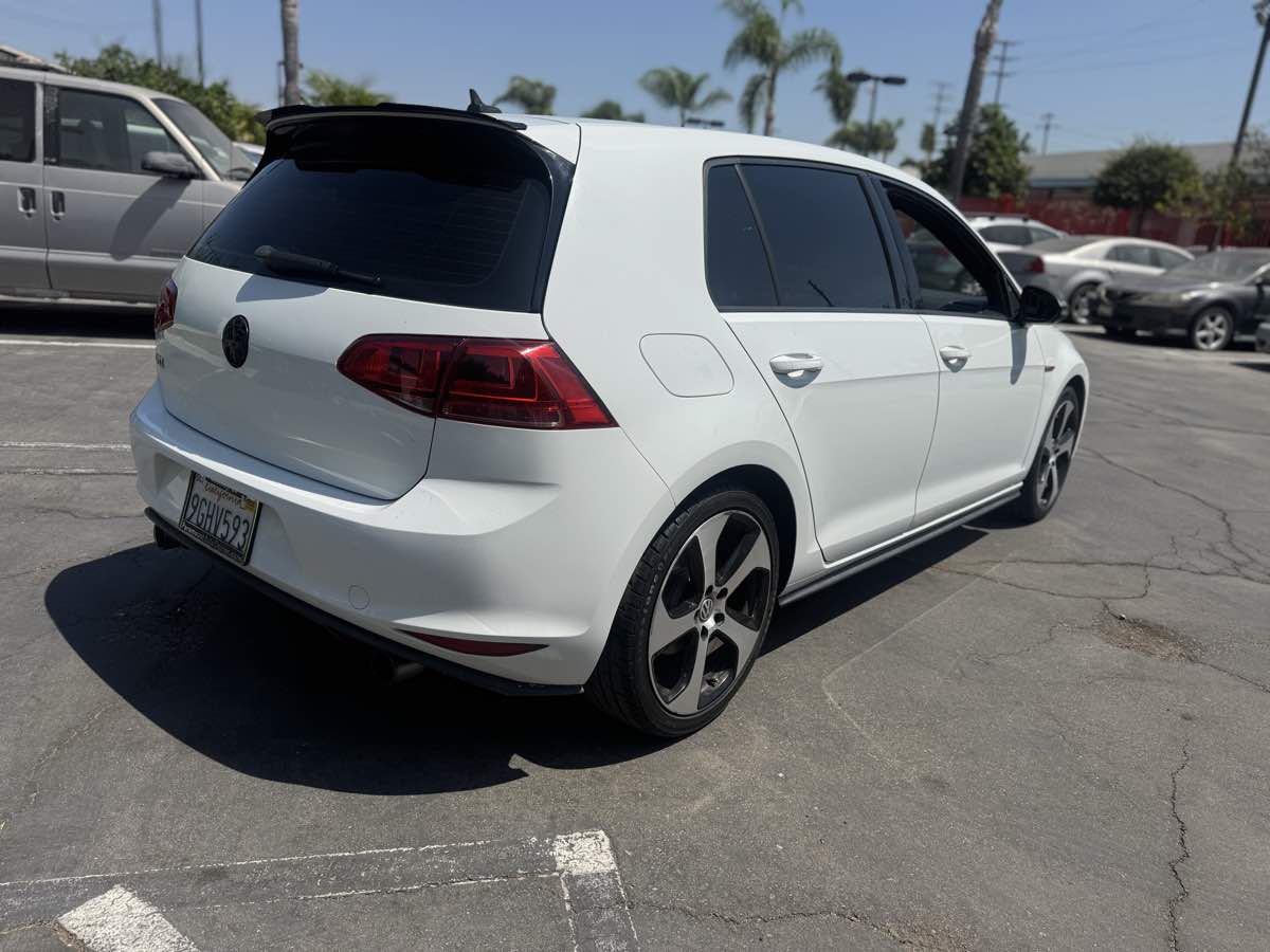 2017 Volkswagen Golf GTI S - Photo 3