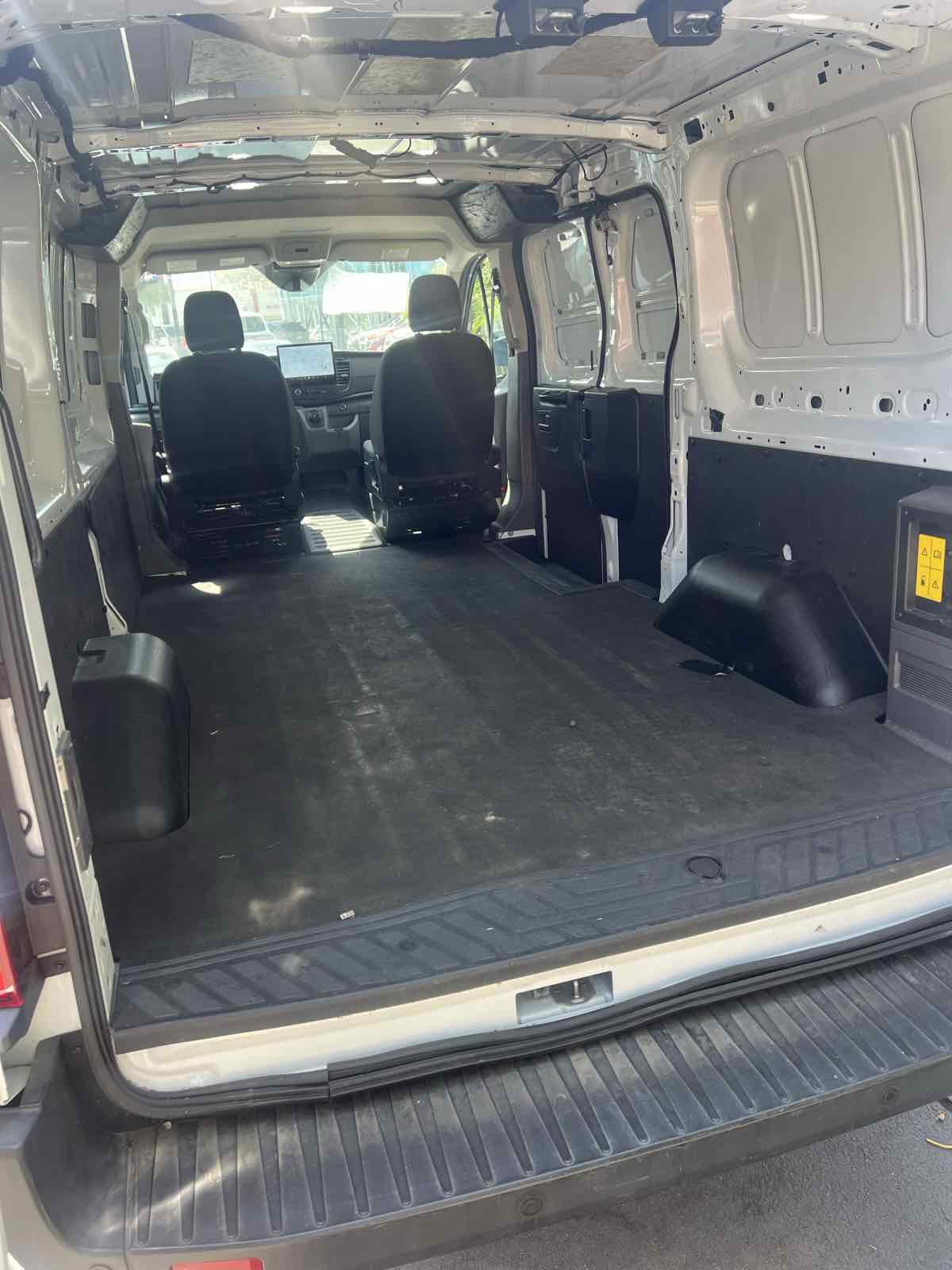2022 Ford E-Transit Cargo Van Base - Photo 4