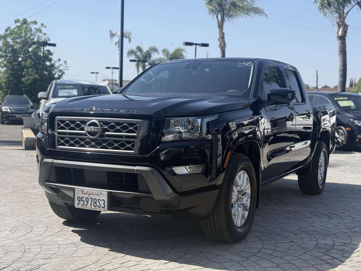 2023 Nissan Frontier SV Crew Cab 4X2 SWB's photo