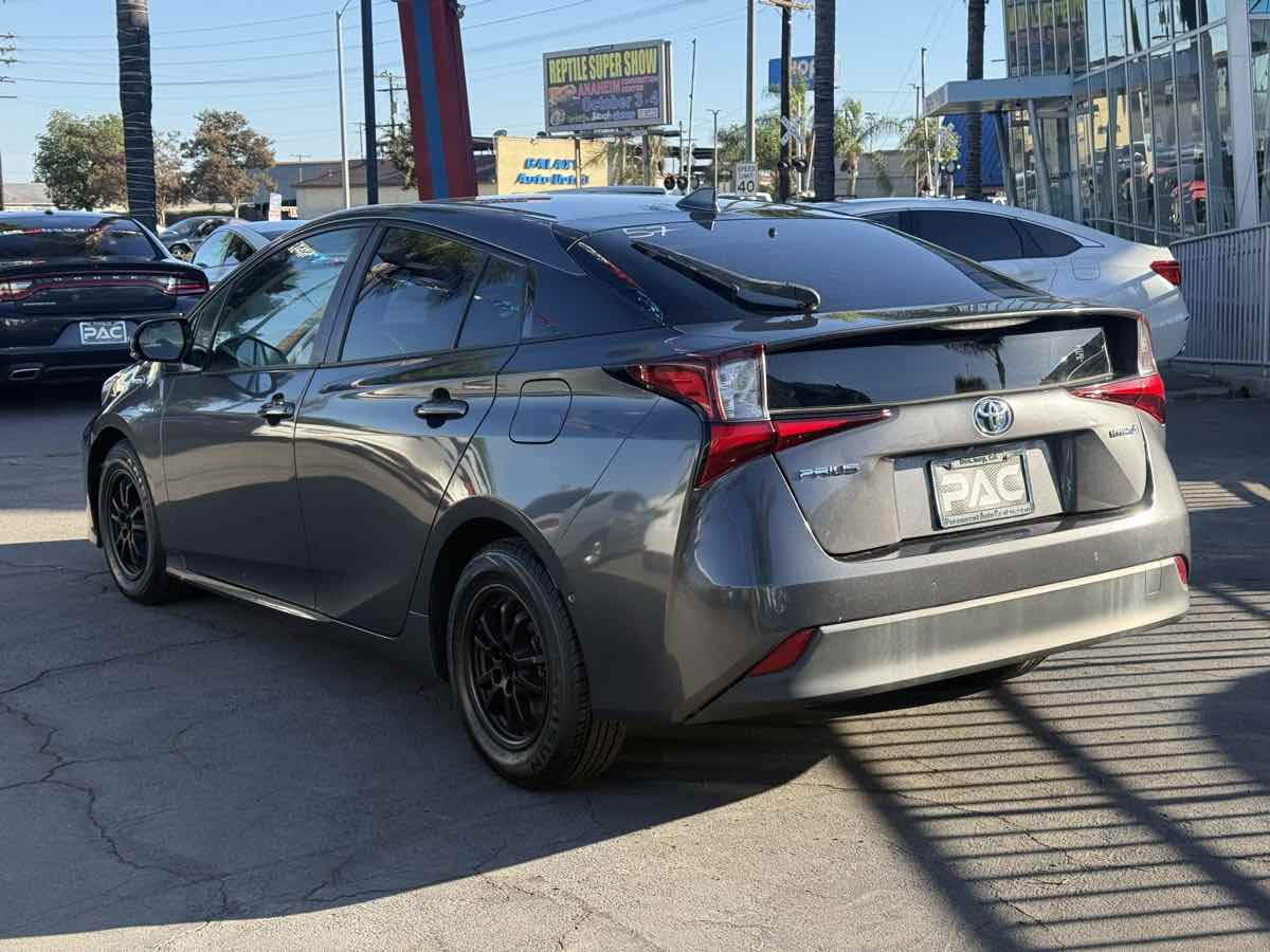 Toyota Prius photo 7