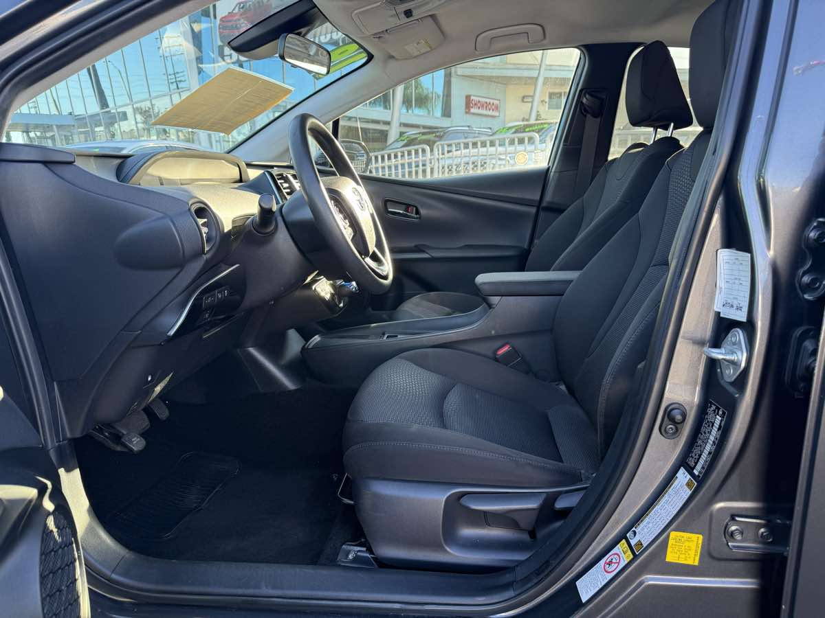 Toyota Prius photo 10