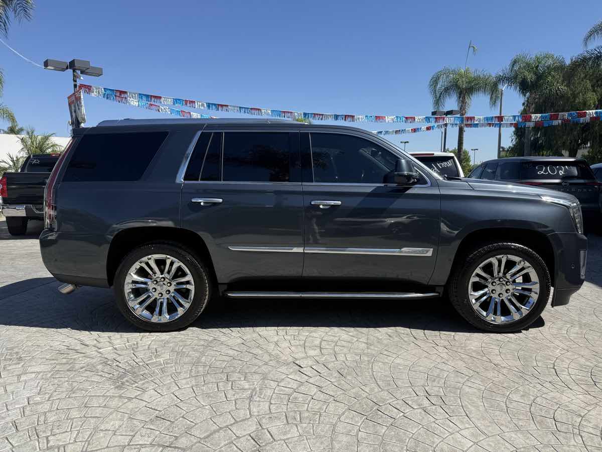 Cadillac Escalade photo 4