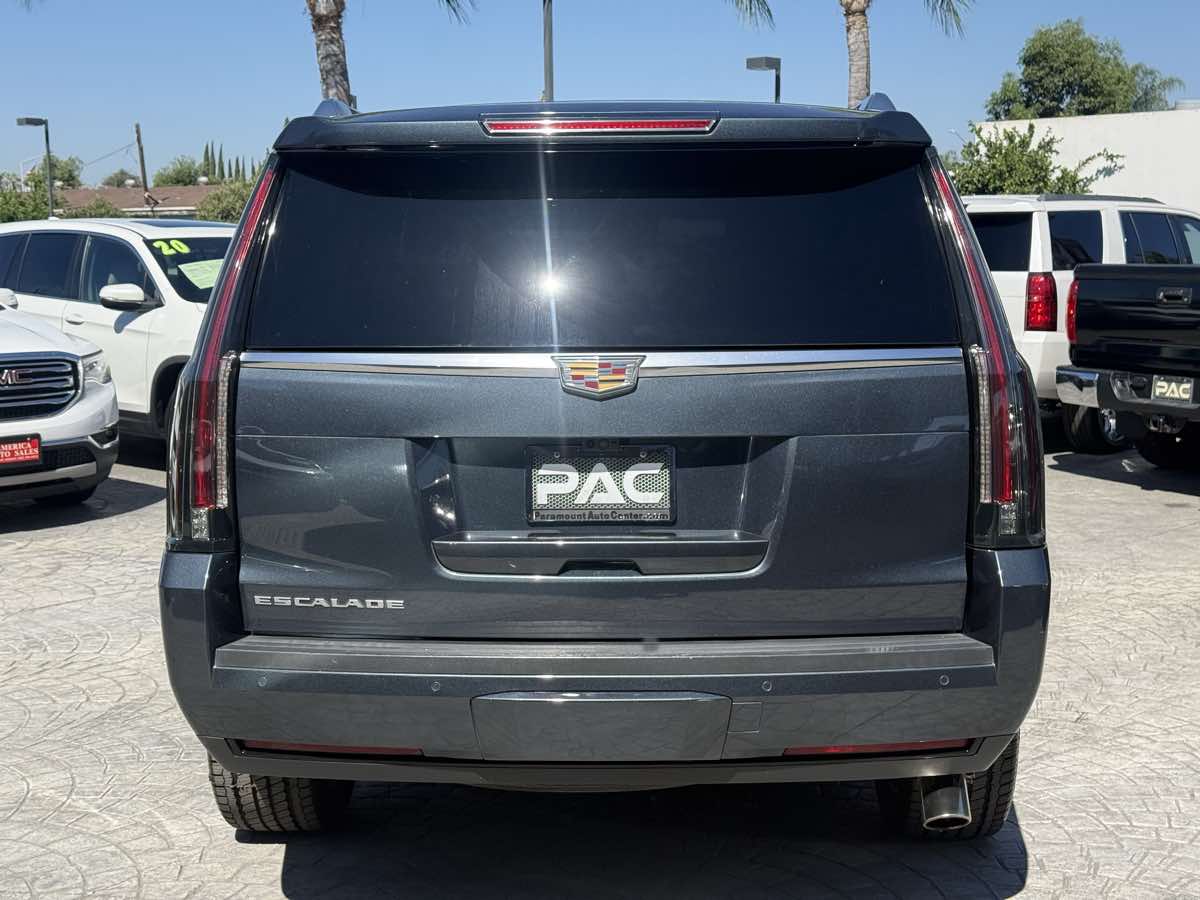 Cadillac Escalade photo 6
