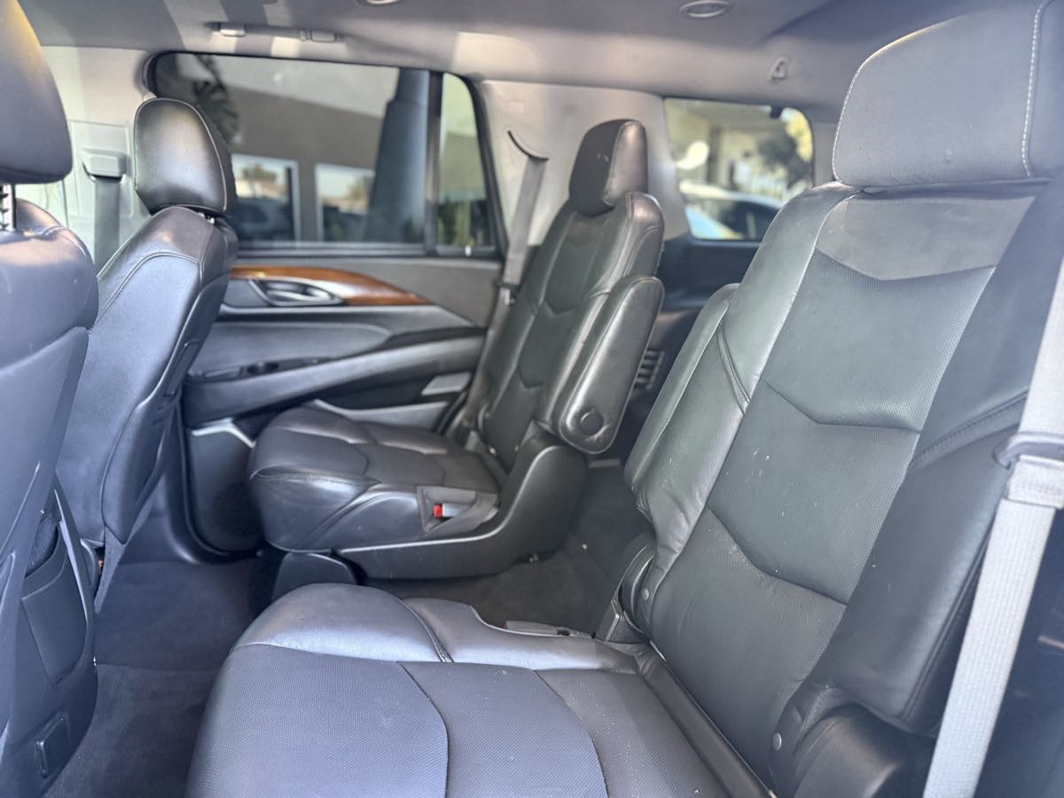 Cadillac Escalade photo 13