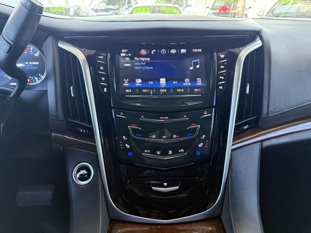 Cadillac Escalade photo 17