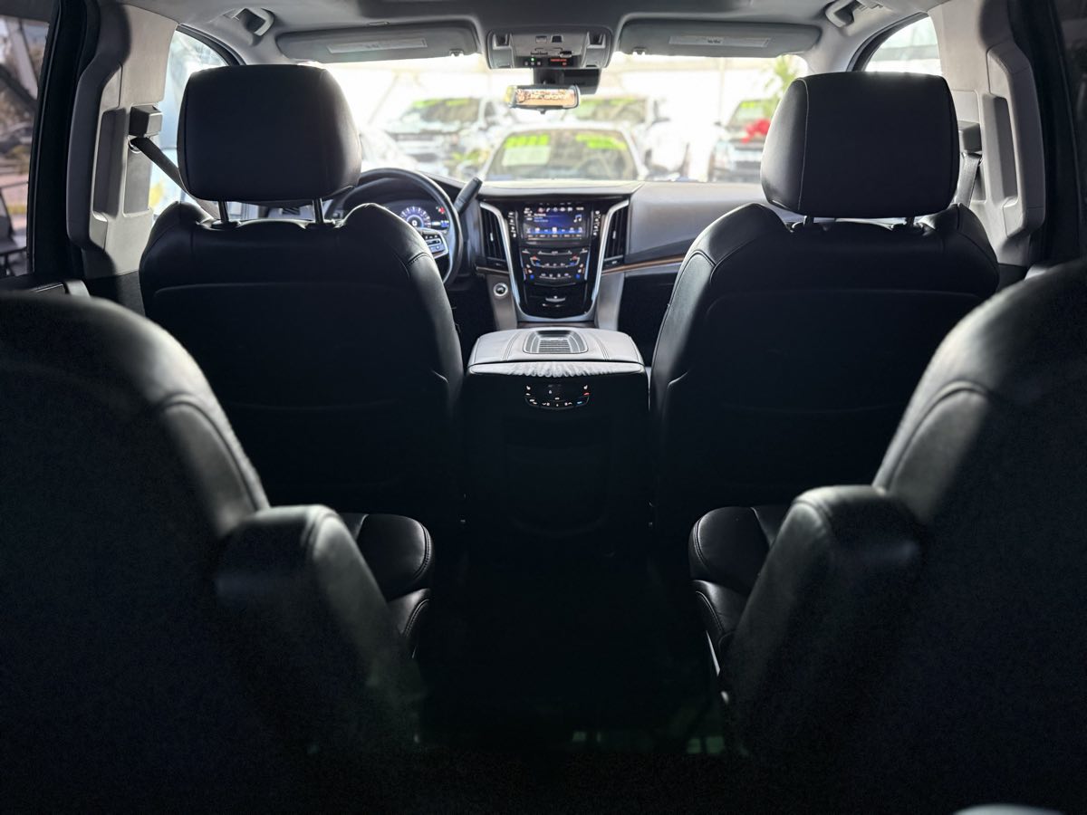 Cadillac Escalade photo 20