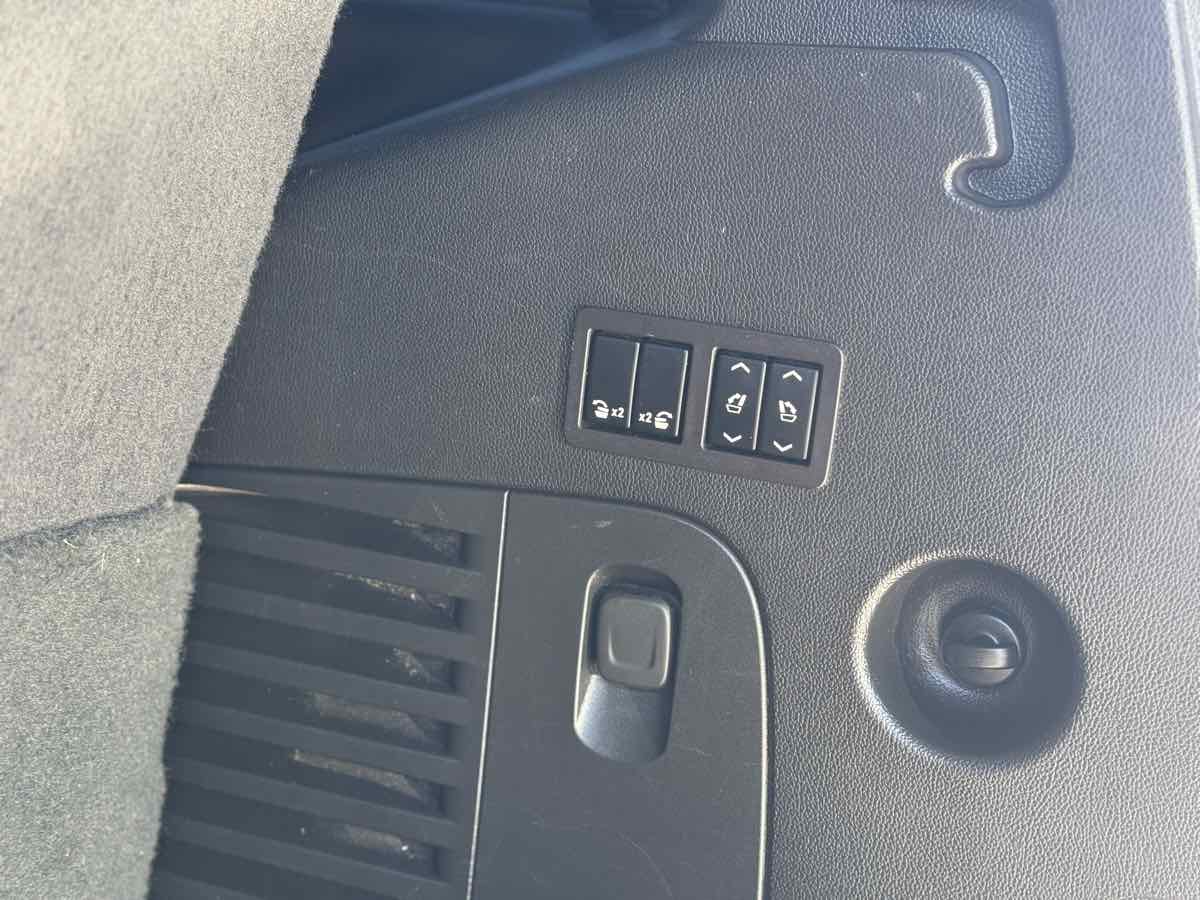 Cadillac Escalade photo 22