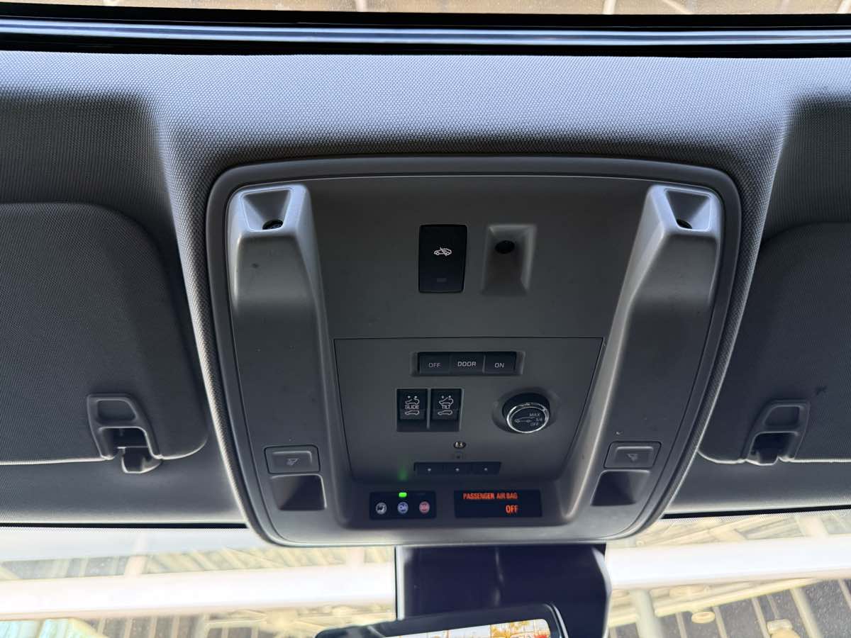 Cadillac Escalade photo 25
