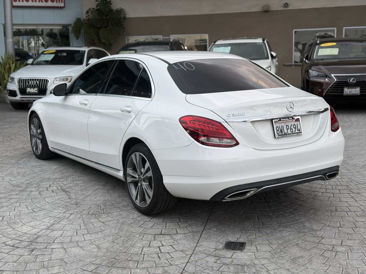 Photo 8 of this Mercedes-Benz C 300