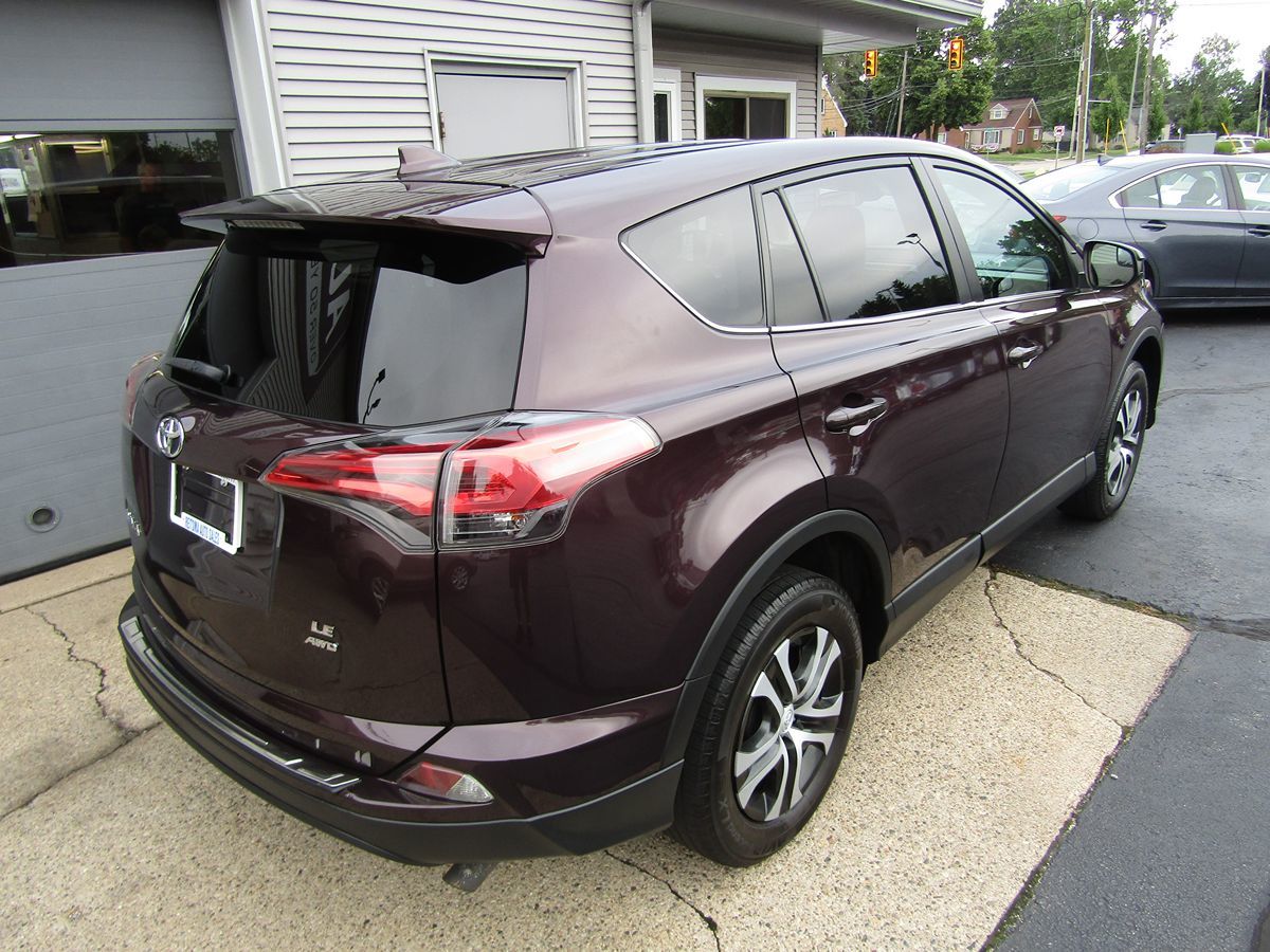 2017 Toyota RAV4 LE 3