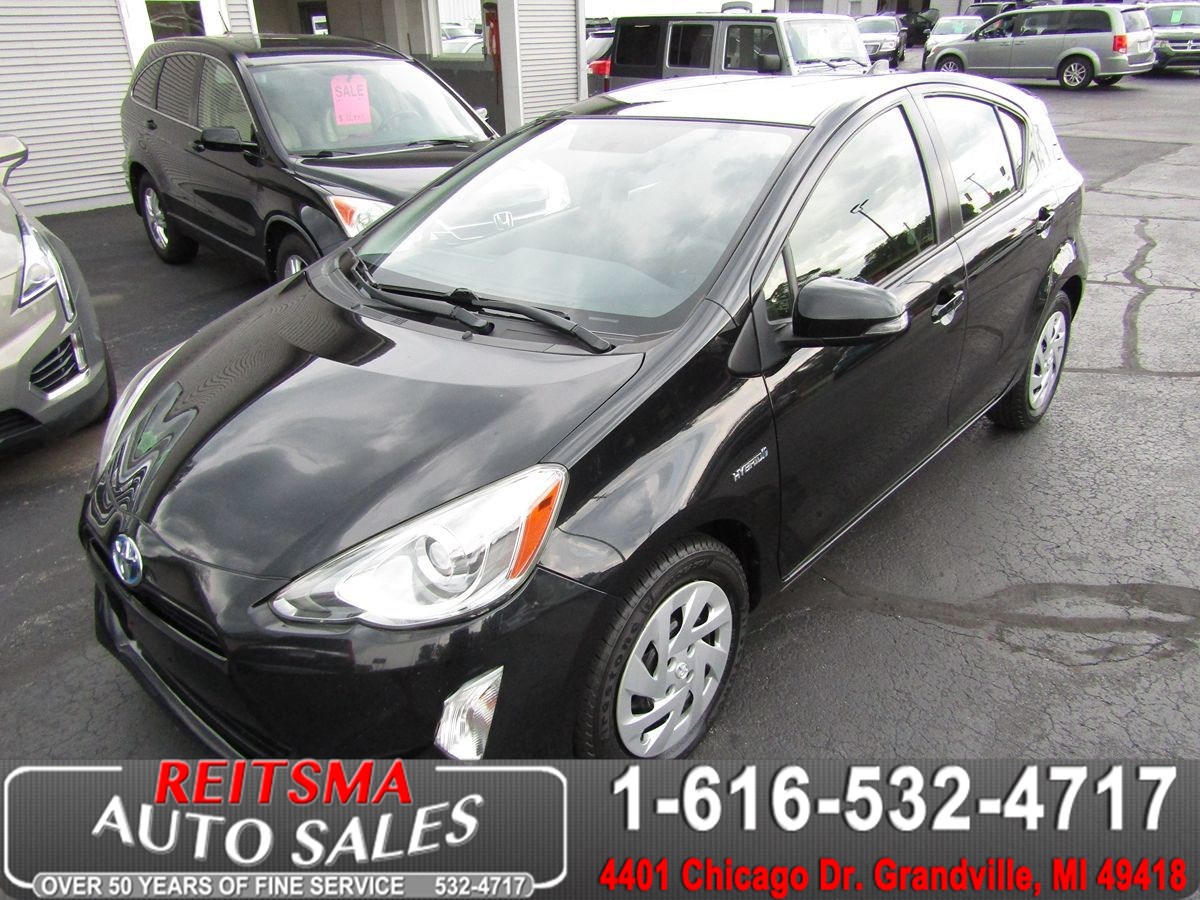 2016 Toyota Prius c Two