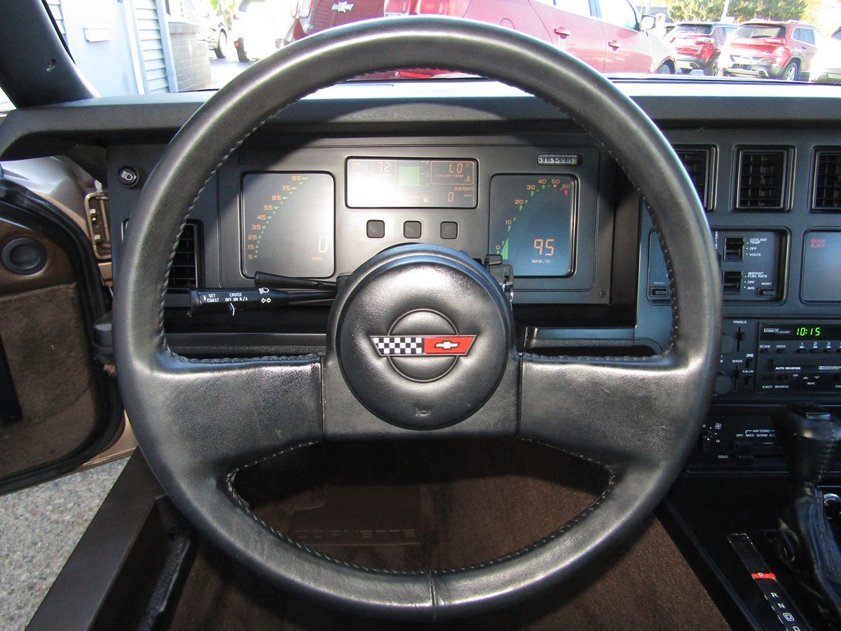 1985 Chevrolet Corvette  9