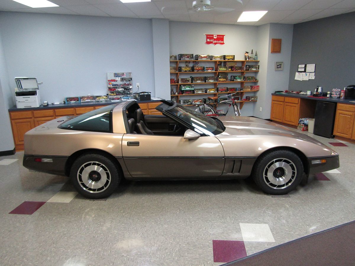 1985 Chevrolet Corvette  42