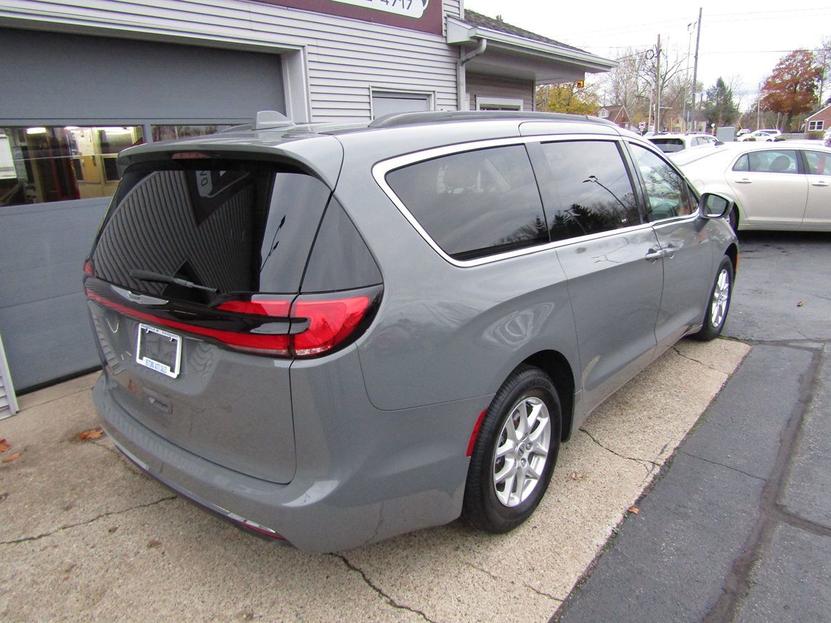 2022 Chrysler Pacifica Touring L 3