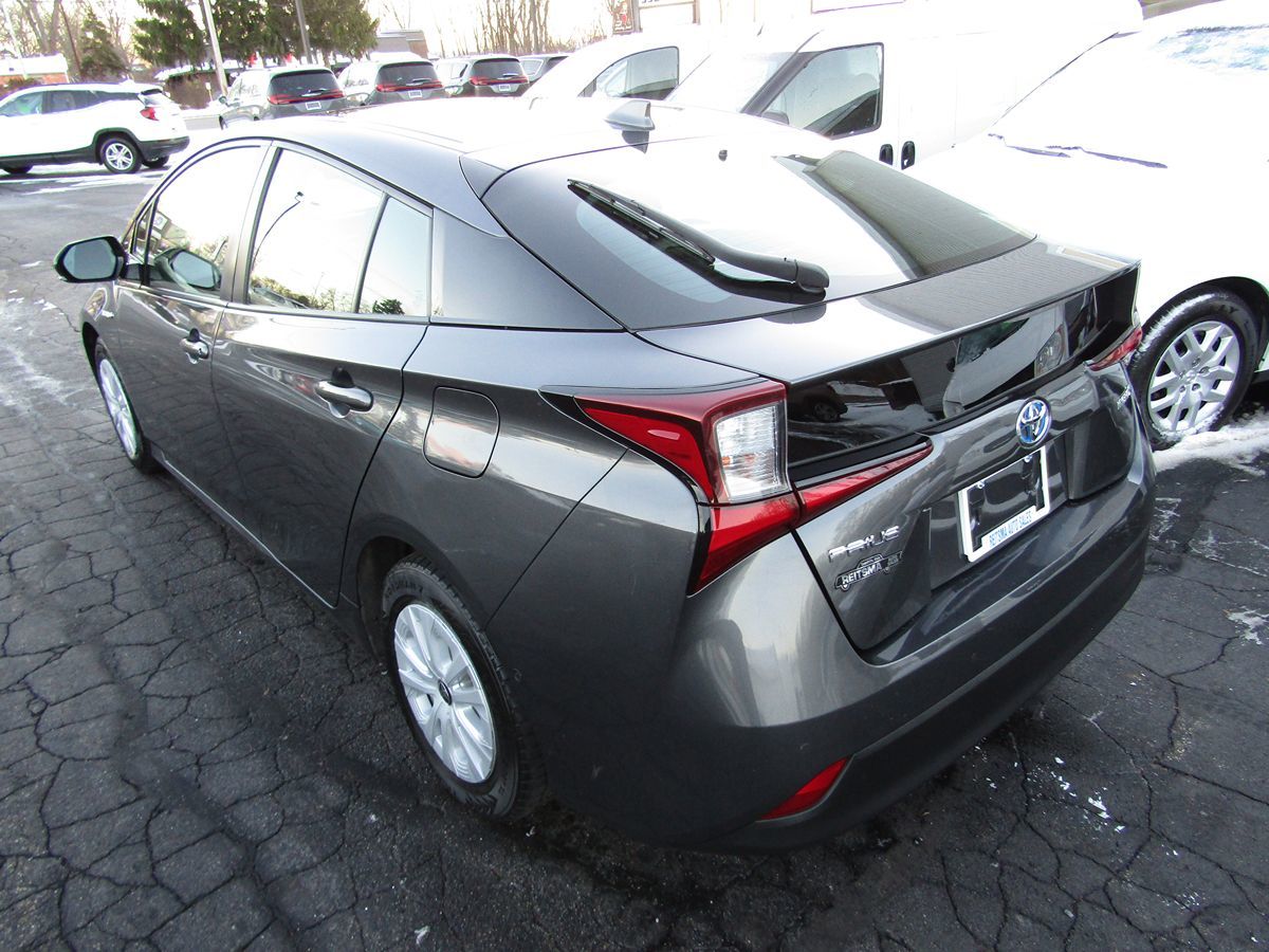 2019 Toyota Prius LE 3