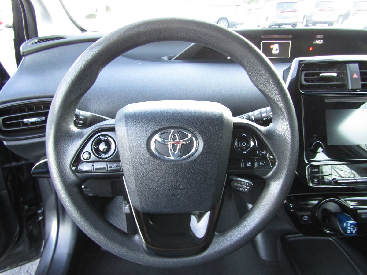 2019 Toyota Prius LE 6