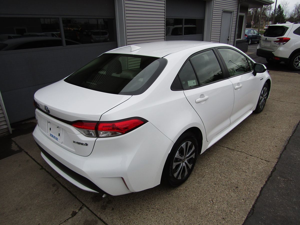 2021 Toyota Corolla Hybrid LE 3