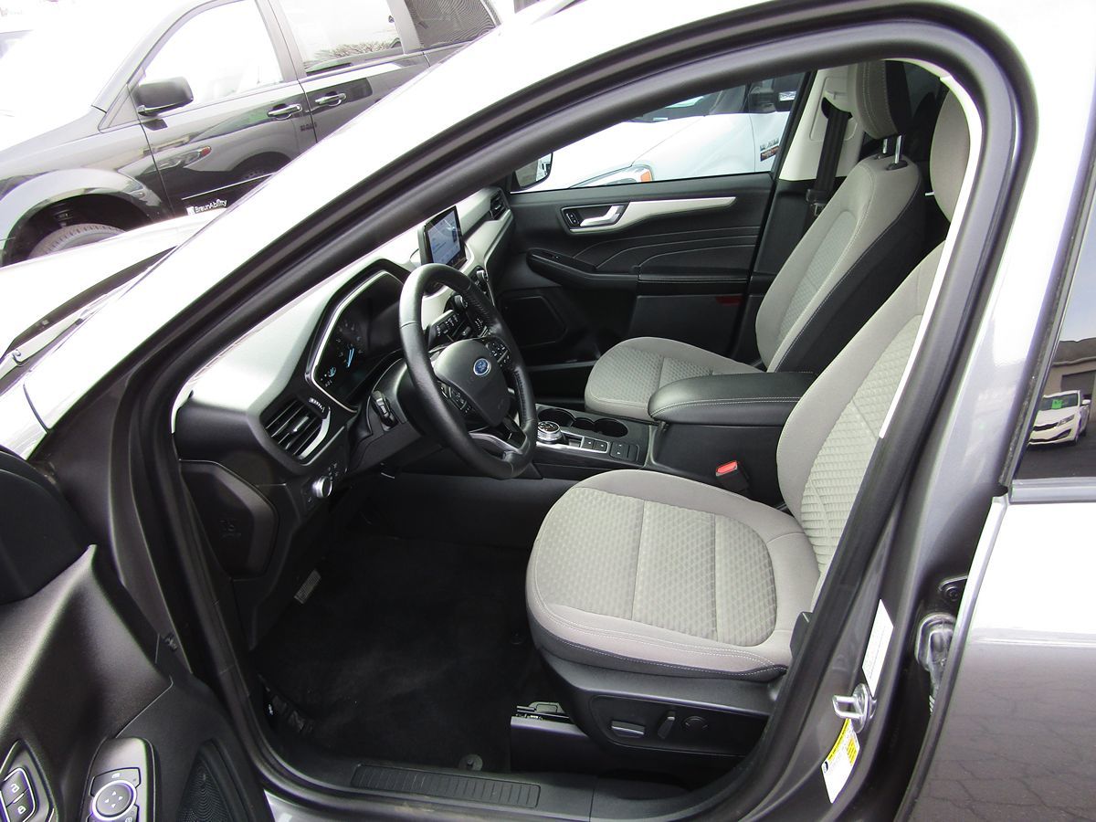 2021 Ford Escape SE photo 4