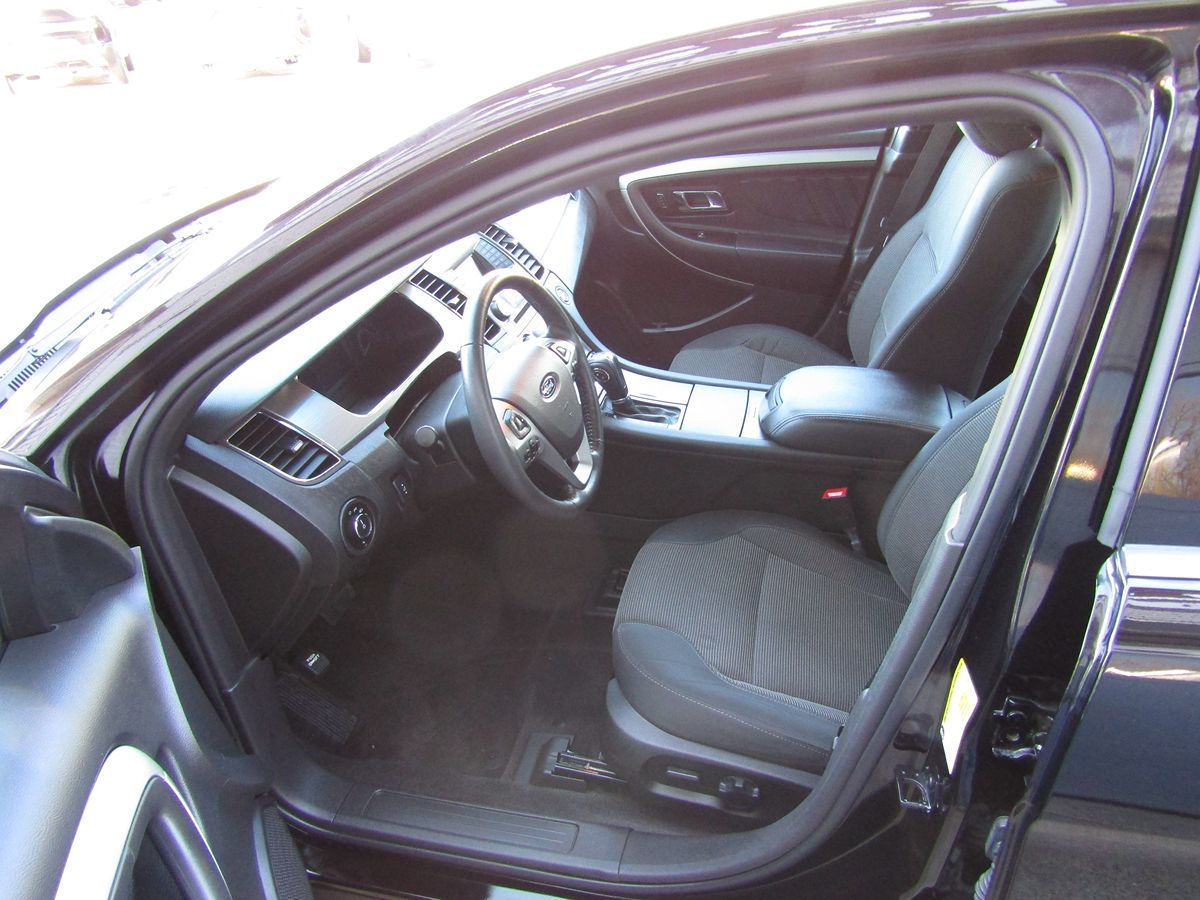 2017 Ford Taurus SEL - Photo 4