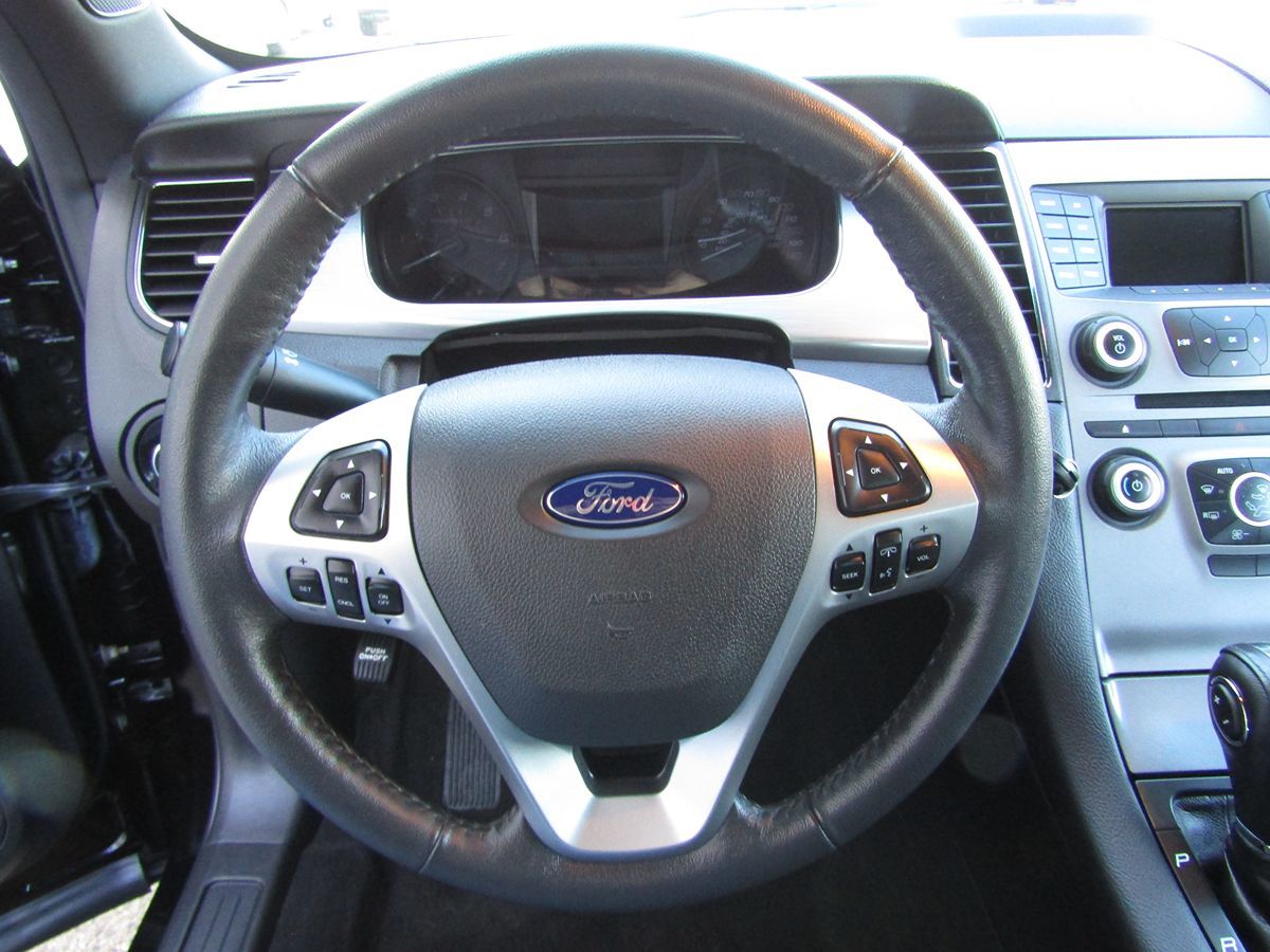 2017 Ford Taurus SEL - Photo 6