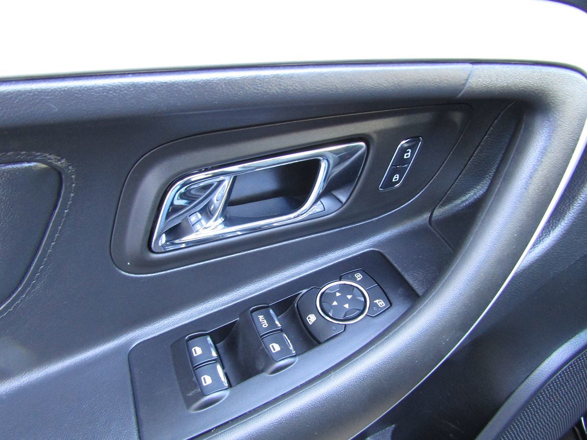 2017 Ford Taurus SEL - Photo 29