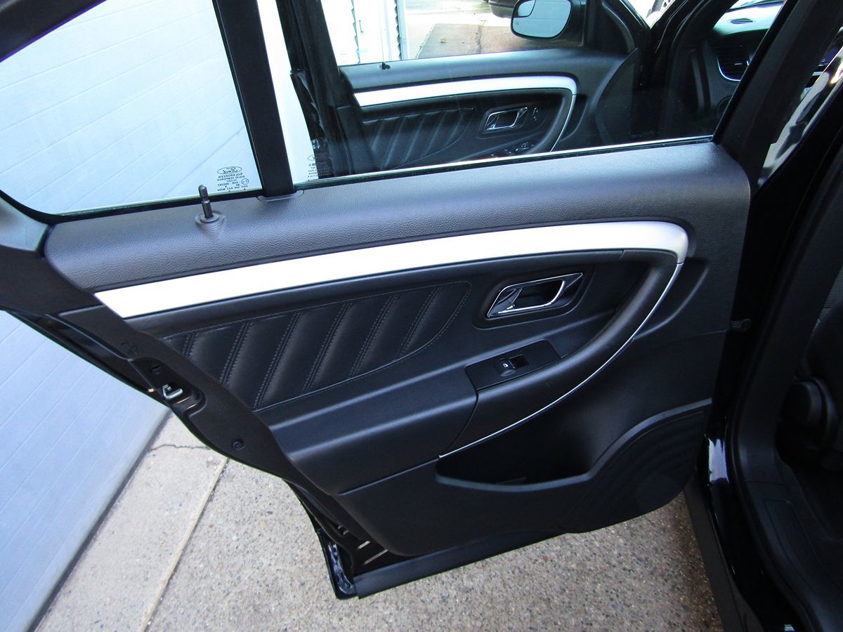 2017 Ford Taurus SEL - Photo 31