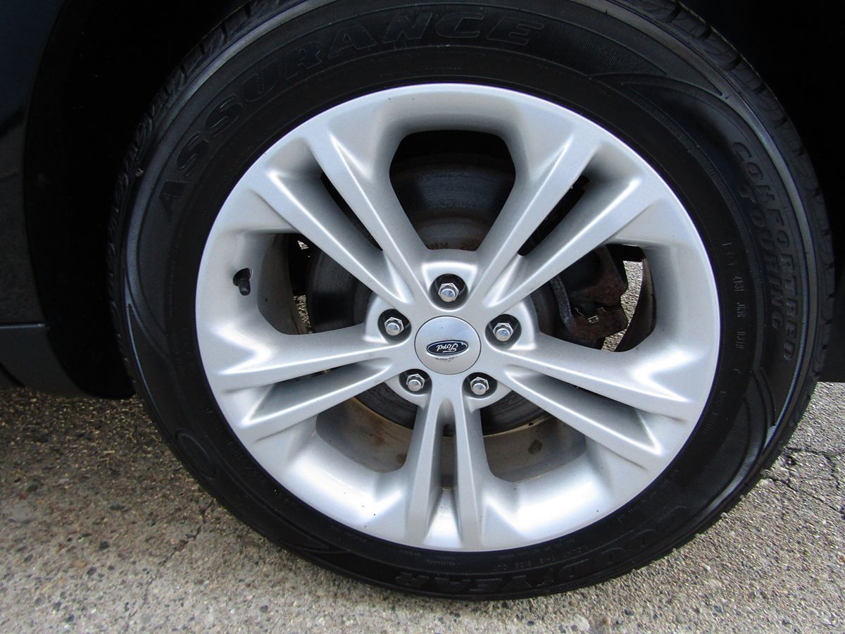 2017 Ford Taurus SEL - Photo 38