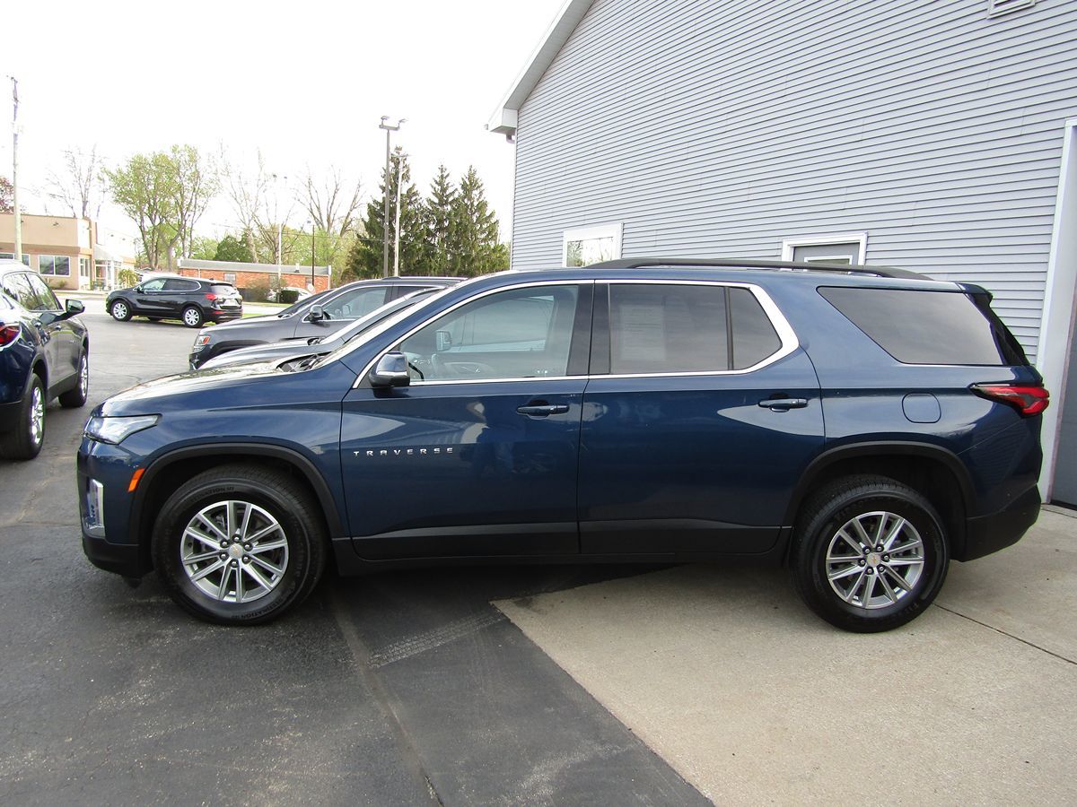 2023 Chevrolet Traverse Cloth photo 2