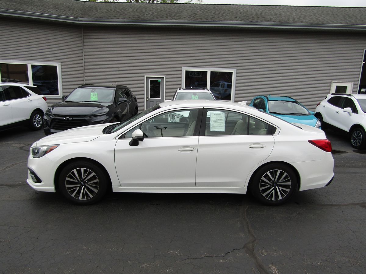 2019 Subaru Legacy Premium photo 2
