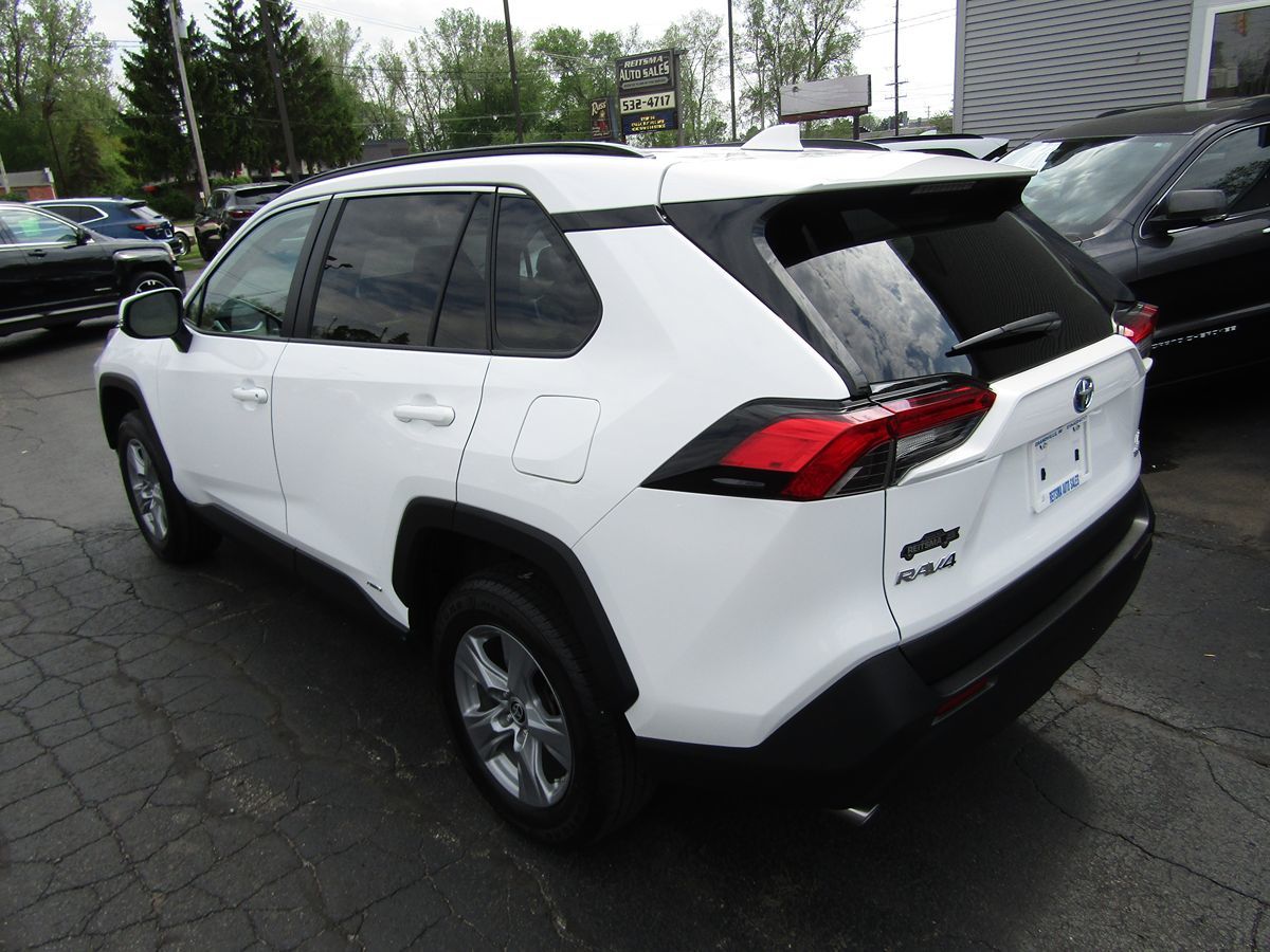2022 Toyota RAV4 Hybrid LE photo 3