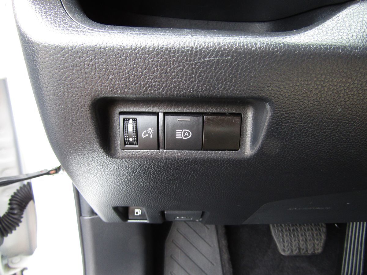 2022 Toyota RAV4 Hybrid LE photo 10