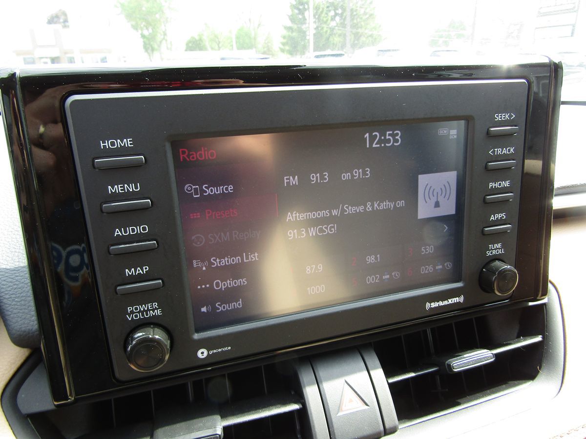 2022 Toyota RAV4 Hybrid LE photo 12