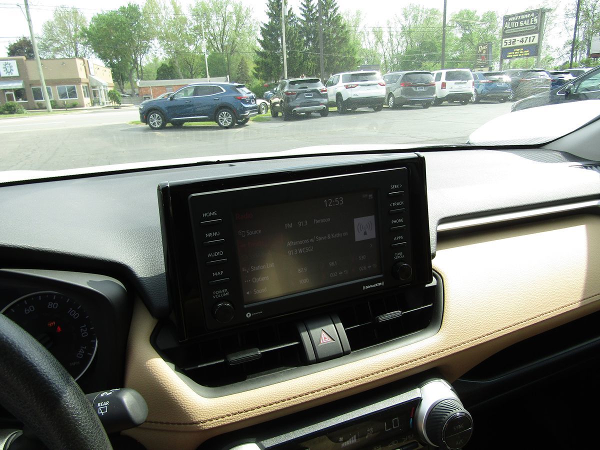 2022 Toyota RAV4 Hybrid LE photo 14