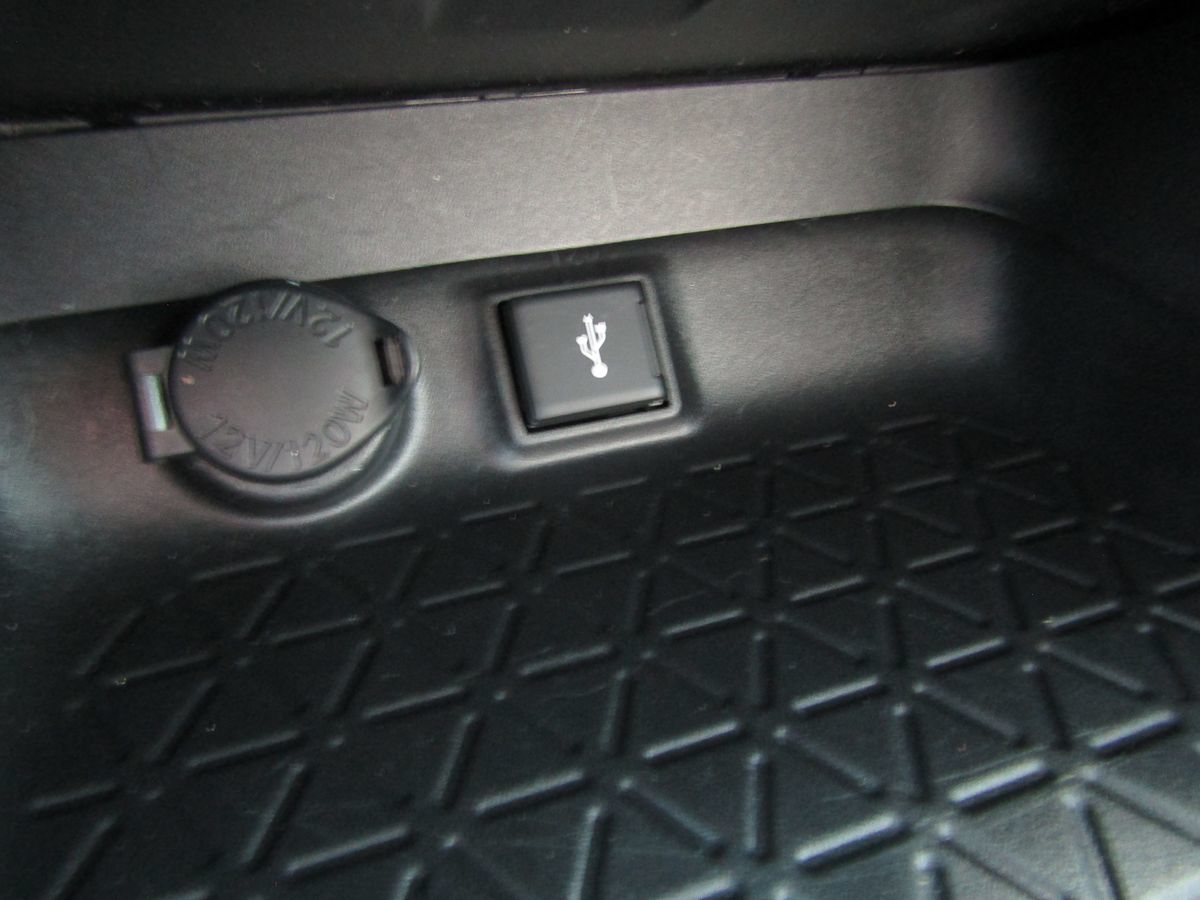 2022 Toyota RAV4 Hybrid LE photo 17