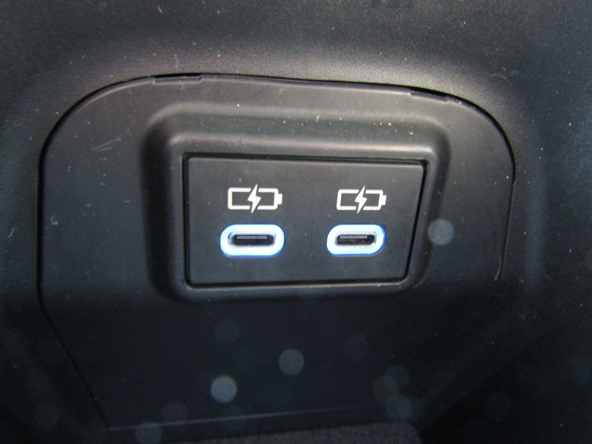 2022 Toyota RAV4 Hybrid LE photo 21