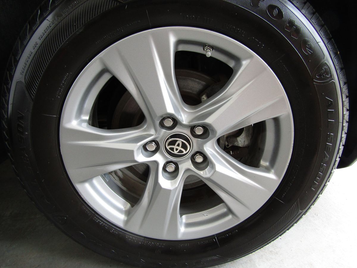 2022 Toyota RAV4 Hybrid LE photo 34