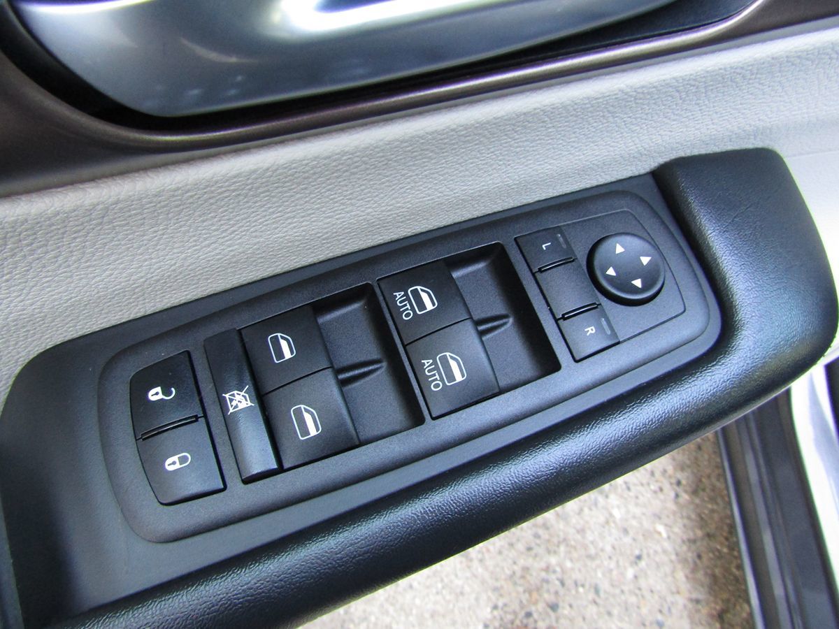 2023 Chrysler Voyager LX photo 22