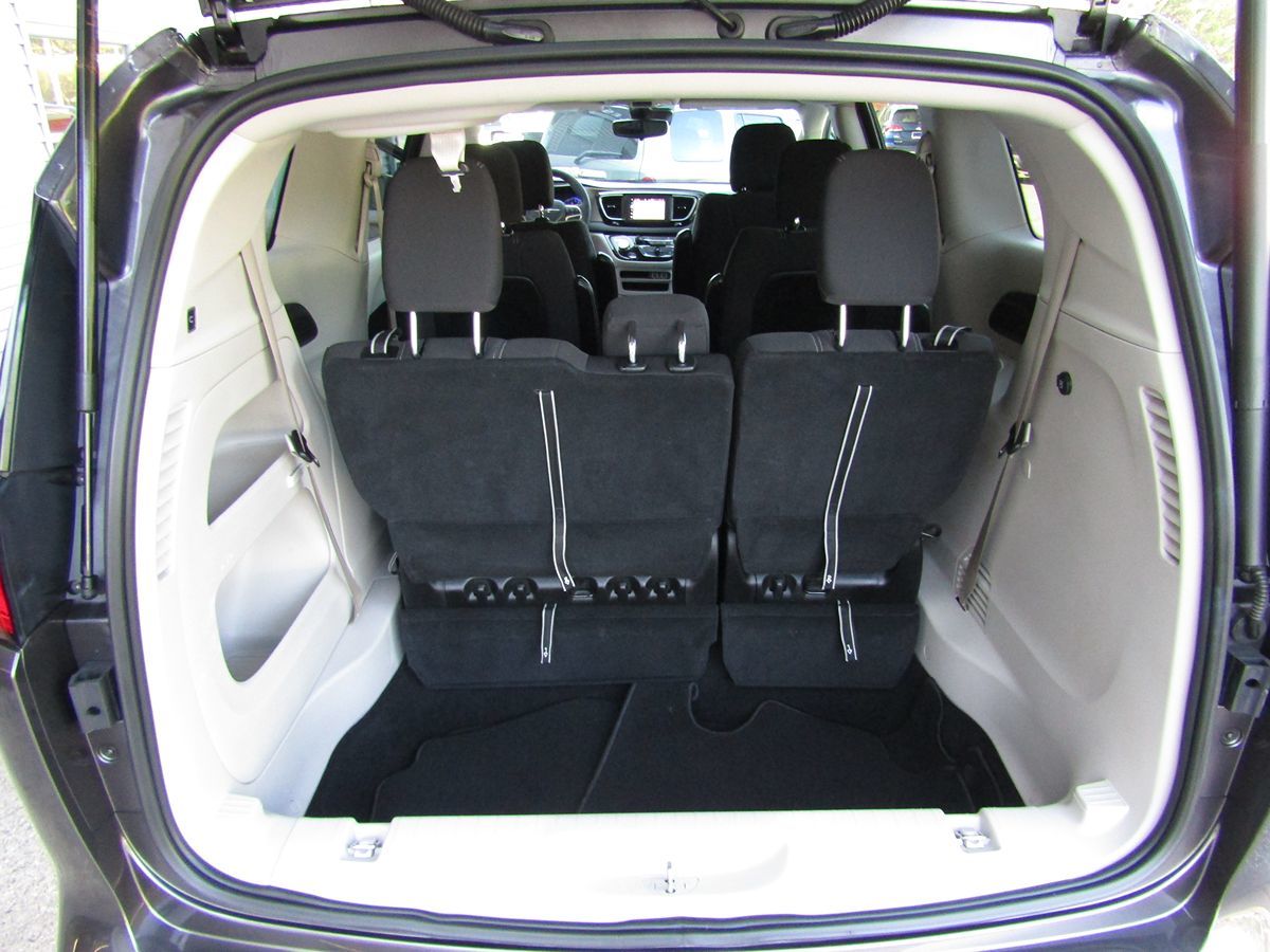 2023 Chrysler Voyager LX photo 24