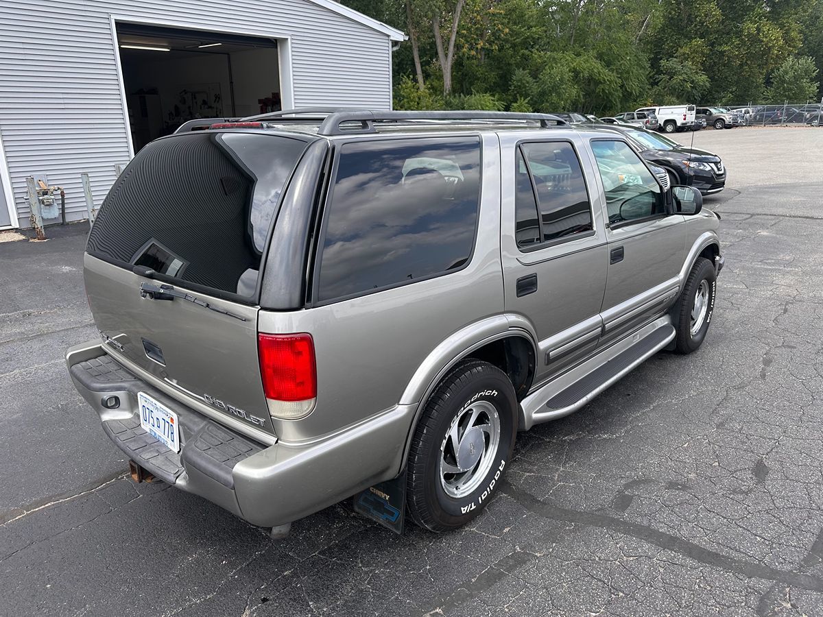 2000 Chevrolet Blazer photo 3