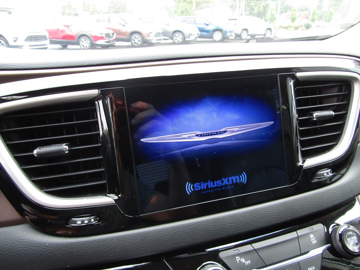 2017 Chrysler Pacifica Touring-L - Photo 14